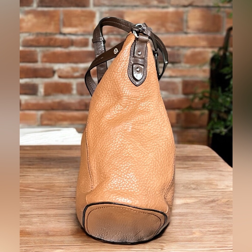 Cole Haan Brown Leather Bucket Hobo Bag Woodbury B40619 Two Tone. - Picture 5 of 7